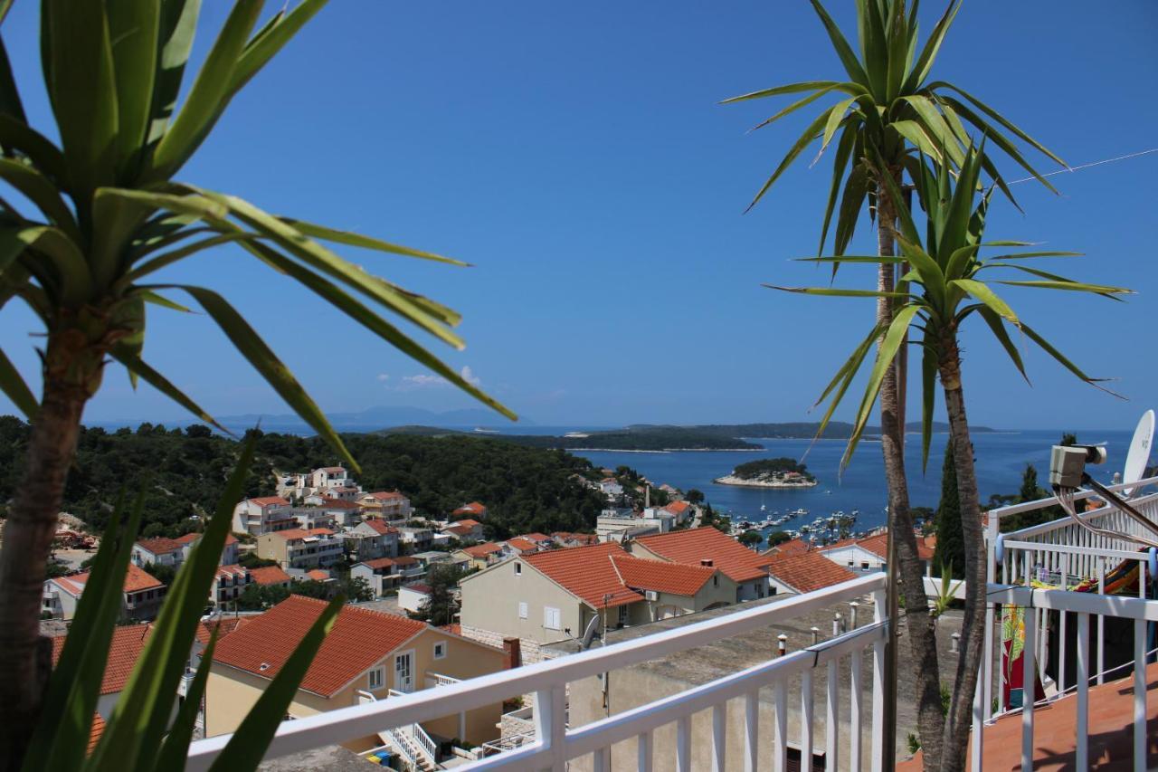 & Anita Hvar Town